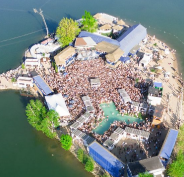 Olivier Primeau Annonce la Fin du Beachclub Après Neuf Ans de Succès 3 Olivier Primeau Annonce la Fin du Beachclub Après Neuf Ans de Succès Screenshot 2024 09 02 14.35.37 Olivier Primeau Annonce la Fin du Beachclub Après Neuf Ans de Succès