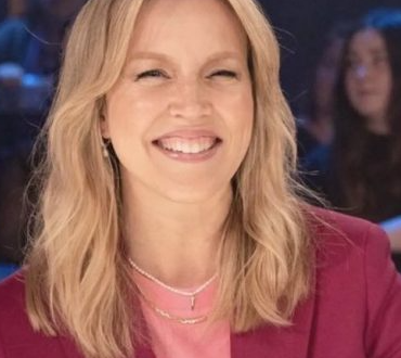 Screenshot 2024 09 03 12.18.08 Julie Bélanger Surprend avec une Photo de sa Sœur : Une Ressemblance Étonnante