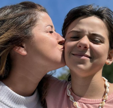 Screenshot 2024 09 04 12.39.57 Marie-Élaine Thibert Partage de Tendres Moments avec sa Fille qui a Bien Grandi