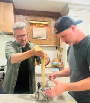 Marie-Ève Janvier révèle toutes les photos de sa soirée avec sa sœur et les deux semblent jumelles. 2 Marie-Ève Janvier révèle toutes les photos de sa soirée avec sa sœur et les deux semblent jumelles. Screenshot 2024 09 08 11.52.11 Marie-Ève Janvier révèle toutes les photos de sa soirée avec sa sœur et les deux semblent jumelles.