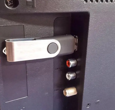 8 méthodes pour utiliser les ports USB situés à l'arrière du téléviseur 3 8 méthodes pour utiliser les ports USB situés à l'arrière du téléviseur Screenshot 2024 09 19 12.35.04 8 méthodes pour utiliser les ports USB situés à l'arrière du téléviseur