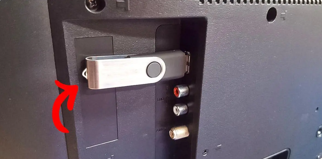 8 méthodes pour utiliser les ports USB situés à l'arrière du téléviseur 1 8 méthodes pour utiliser les ports USB situés à l'arrière du téléviseur Screenshot 2024 09 19 12.35.04 8 méthodes pour utiliser les ports USB situés à l'arrière du téléviseur