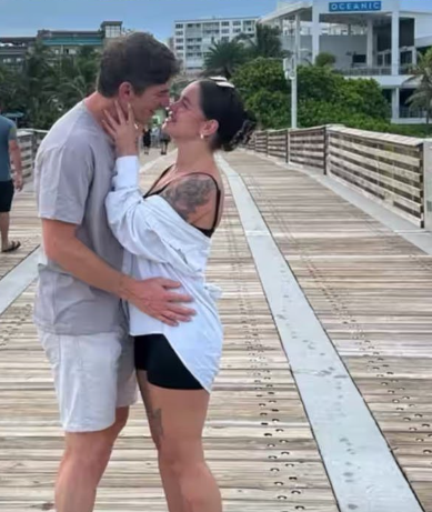 La compagne de Sébastien Delorme adresse un message clair sur leur différence d’âge (53 ans et 24 ans) 3 La compagne de Sébastien Delorme adresse un message clair sur leur différence d’âge (53 ans et 24 ans) Screenshot 2024 09 23 10.48.12 La compagne de Sébastien Delorme adresse un message clair sur leur différence d’âge (53 ans et 24 ans)