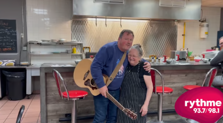 Maxime Landry fait un geste incroyable envers Angèle Bolduc avant la fermeture de La Bolduc 3 Maxime Landry fait un geste incroyable envers Angèle Bolduc avant la fermeture de La Bolduc Screenshot 2024 09 24 11.07.12 Maxime Landry fait un geste incroyable envers Angèle Bolduc avant la fermeture de La Bolduc