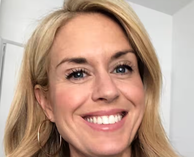 Screenshot 2024 09 29 10.47.55 Anouk Meunier illumine l'écran avec une mini robe hors du commun