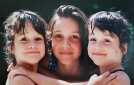 Capture decran 2024 10 12 163245 Personne ne le savait : Bianca Gervais a deux sœurs jumelles et elle les dévoile !