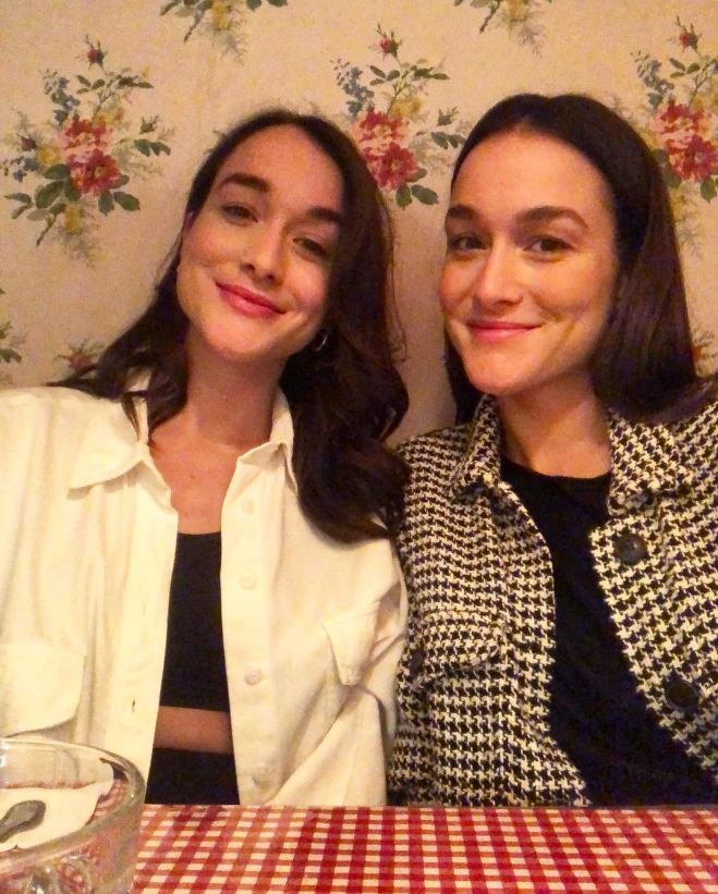 Capture decran 2024 10 12 163714 Personne ne le savait : Bianca Gervais a deux sœurs jumelles et elle les dévoile !