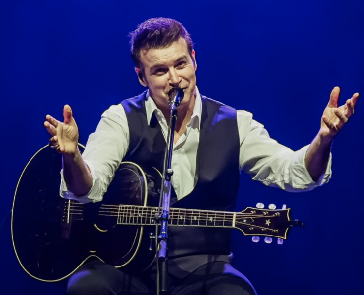 Capture decran le 2024 10 11 a 13.23.24 e1728667465444 Roch Voisine surprend ses admirateurs avec une annonce majeure.