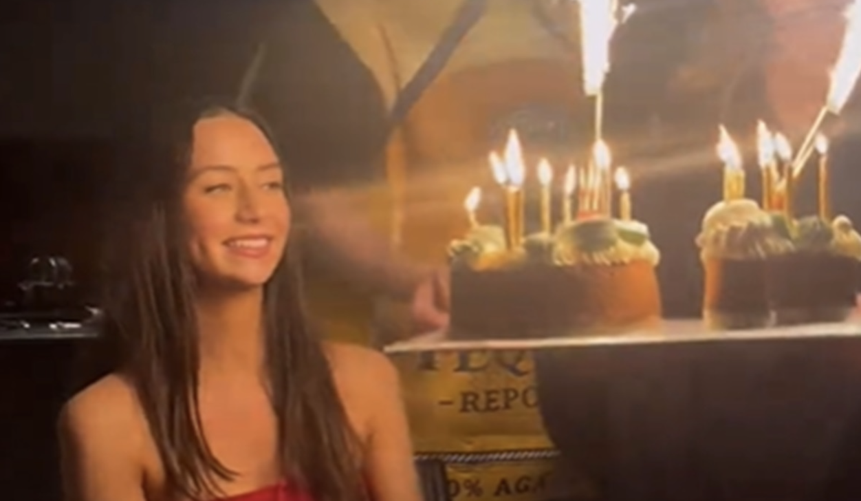 Julie Snyder partage des photos inoubliables de la célébration des 16 ans de Romy 3 Julie Snyder partage des photos inoubliables de la célébration des 16 ans de Romy Capture decran le 2024 10 30 a 10.06.15 Julie Snyder partage des photos inoubliables de la célébration des 16 ans de Romy