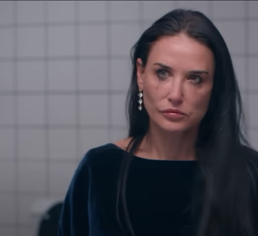Screenshot 2024 10 01 10.31.16 1 Le dernier film de Demi Moore est si intense que certains spectateurs quittent le cinéma avant la fin, voici pourquoi