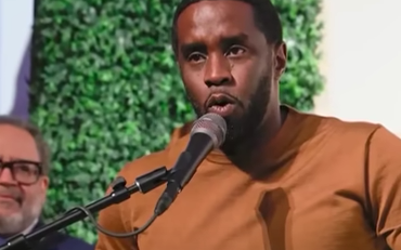 Scandale à Hollywood : Une vidéo intime impliquant P. Diddy et une célébrité « encore plus connue » circulerait à Hollywood 2 Scandale à Hollywood : Une vidéo intime impliquant P. Diddy et une célébrité « encore plus connue » circulerait à Hollywood Screenshot 2024 10 01 16.18.49 e1727814040514 Scandale à Hollywood : Une vidéo intime impliquant P. Diddy et une célébrité « encore plus connue » circulerait à Hollywood
