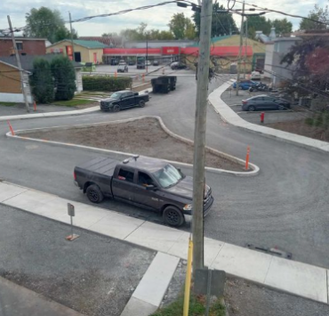 Screenshot 2024 10 04 07.18.53 Un type de rond-point un peu croche fait parler à Varennes