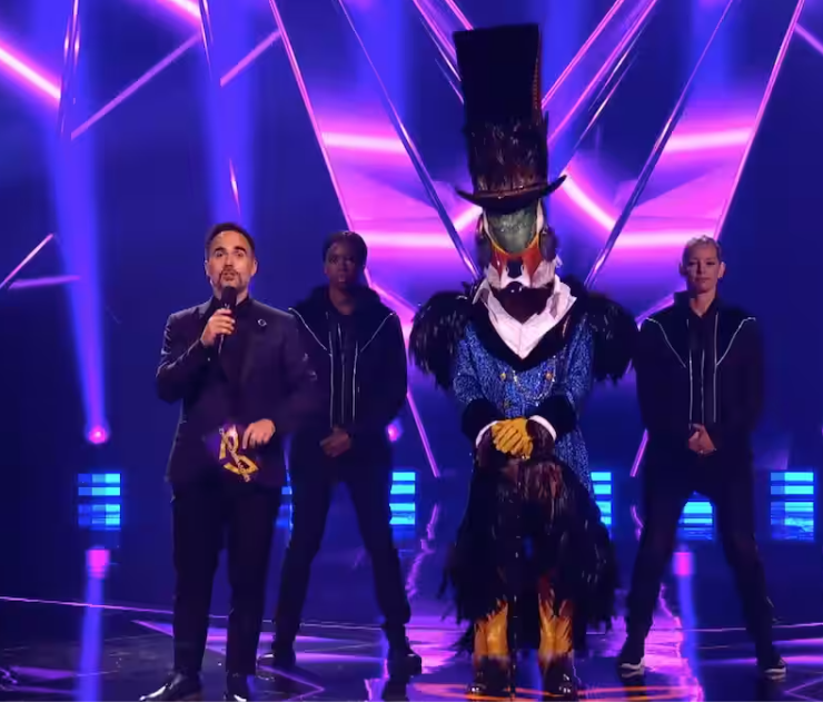 Screenshot 2024 10 14 17.02.24 &laquo;Chanteurs masqu&eacute;s&raquo; : Cette ic&ocirc;ne vivante surprend tout le monde en &eacute;tant d&eacute;masqu&eacute;e