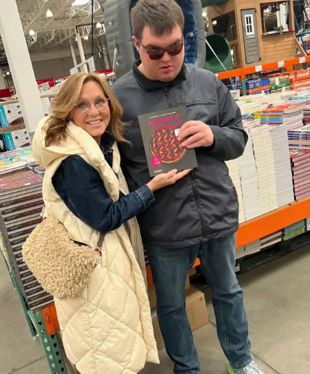 Le fils de Charles Lafortune et Sophie Prégent offrait toute une surprise à sa mère à En direct de l'univers 2 Le fils de Charles Lafortune et Sophie Prégent offrait toute une surprise à sa mère à En direct de l'univers Screenshot 2024 10 14 17.13.00 Le fils de Charles Lafortune et Sophie Prégent offrait toute une surprise à sa mère à En direct de l'univers