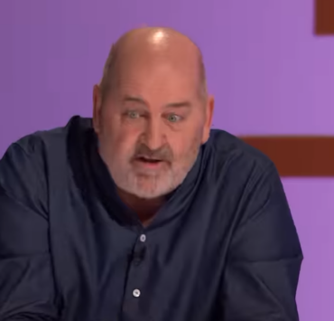 Luc Dionne pique une grosse colère en direct à la télé «O*ti, pars-moi pas!» 2 Luc Dionne pique une grosse colère en direct à la télé «O*ti, pars-moi pas!» Screenshot 2024 10 16 20.27.32 Luc Dionne pique une grosse colère en direct à la télé «O*ti, pars-moi pas!»