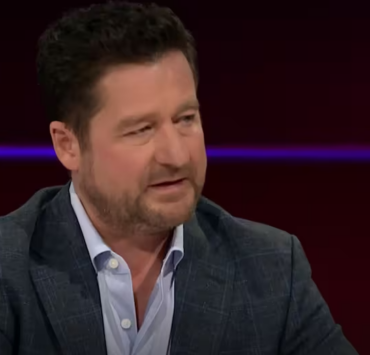 Dany Turcotte dévoile s’il se sent trahi par Guy A. Lepage et l'équipe de «Tout le monde en parle». 3 Dany Turcotte dévoile s’il se sent trahi par Guy A. Lepage et l'équipe de «Tout le monde en parle». Screenshot 2024 10 17 12.57.07 Dany Turcotte dévoile s’il se sent trahi par Guy A. Lepage et l'équipe de «Tout le monde en parle».