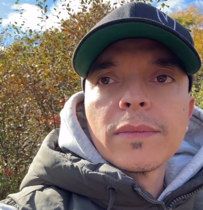 Rachid Badouri célèbre son anniversaire en forêt et tout ne se déroule pas comme prévu 1 Rachid Badouri célèbre son anniversaire en forêt et tout ne se déroule pas comme prévu Screenshot 2024 10 19 13.07.58 e1729357831228 Rachid Badouri célèbre son anniversaire en forêt et tout ne se déroule pas comme prévu