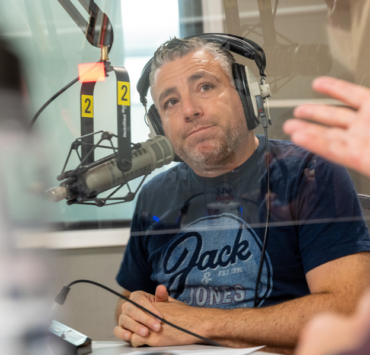 Screenshot 2024 10 19 13.14.27 Revirement inattendu au 98,5 FM alors qu'un animateur populaire est suspendu