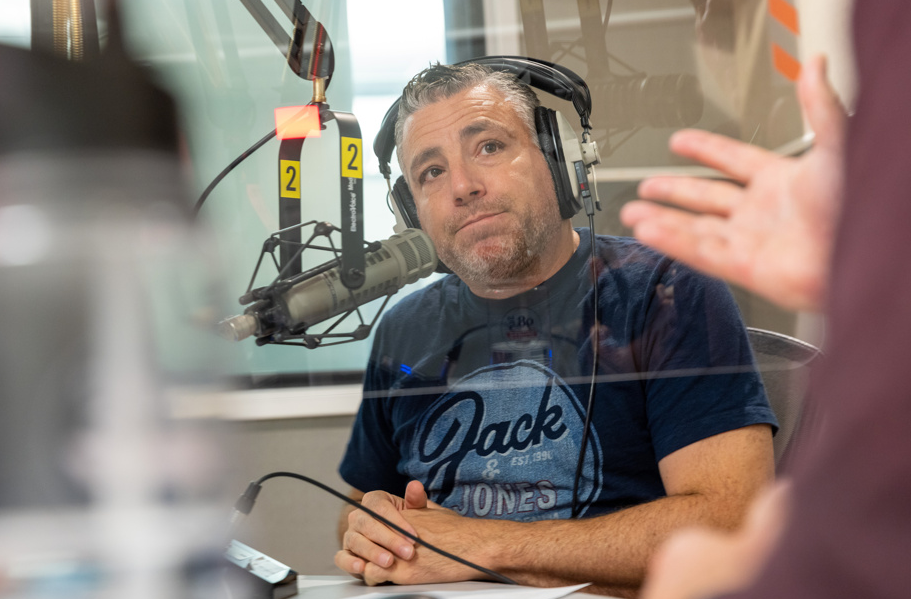 Revirement inattendu au 98,5 FM alors qu'un animateur populaire est suspendu 1 Revirement inattendu au 98,5 FM alors qu'un animateur populaire est suspendu Screenshot 2024 10 19 13.14.27 Revirement inattendu au 98,5 FM alors qu'un animateur populaire est suspendu
