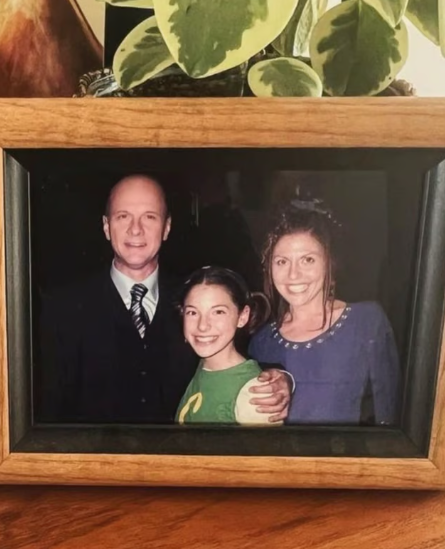 Screenshot 2024 10 25 12.14.20 Mylène St-Sauveur dévoile une ancienne photo d'il y a 20 ans et un détail attire particulièrement notre attention