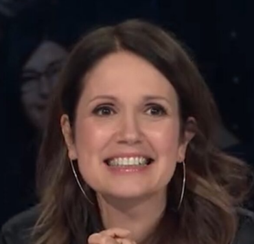 Screenshot 2024 10 27 14.21.37 Une chanteuse très populaire est la prochaine invitée de France Beaudoin à En direct de l'univers