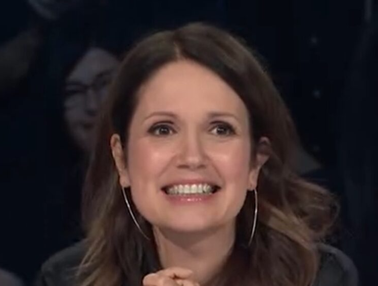 Screenshot 2024 10 27 14.21.37 Une chanteuse très populaire est la prochaine invitée de France Beaudoin à En direct de l'univers