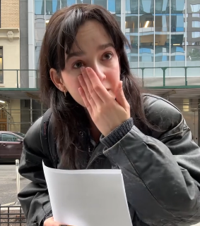 Trilingue et titulaire de 2 diplômes, elle ne parvient pas à trouver d'emploi et pleure dans une vidéo virale 1 Trilingue et titulaire de 2 diplômes, elle ne parvient pas à trouver d'emploi et pleure dans une vidéo virale Screenshot 2024 10 28 06.33.11 Trilingue et titulaire de 2 diplômes, elle ne parvient pas à trouver d'emploi et pleure dans une vidéo virale