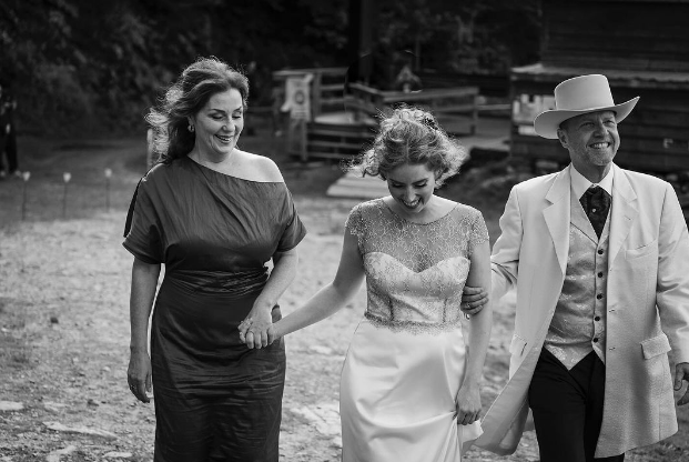 La comédienne Gabrielle Fontaine dévoile les superbes photos de son mariage 2 La comédienne Gabrielle Fontaine dévoile les superbes photos de son mariage Screenshot 2024 10 28 18.15.47 La comédienne Gabrielle Fontaine dévoile les superbes photos de son mariage