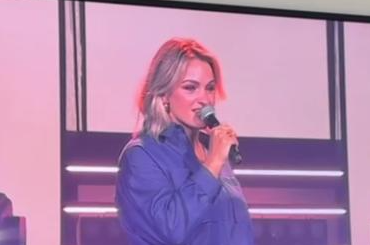 La conjointe de Ludovick Bourgeois revient sur son expérience à En direct de l'univers 4 La conjointe de Ludovick Bourgeois revient sur son expérience à En direct de l'univers Screenshot 2024 10 28 18.37.40 La conjointe de Ludovick Bourgeois revient sur son expérience à En direct de l'univers