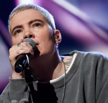 Des fans s'inquiètent pour Roxane Bruneau après la diffusion d'une vidéo troublante 6 Des fans s'inquiètent pour Roxane Bruneau après la diffusion d'une vidéo troublante Screenshot 2024 10 31 12.33.37 Des fans s'inquiètent pour Roxane Bruneau après la diffusion d'une vidéo troublante