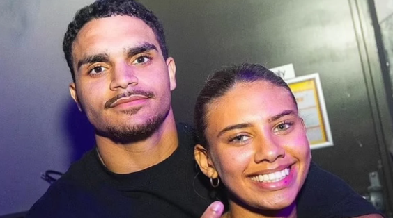 Une jeune fille de 19 ans nommée la « plus belle femme d'Australie » après cette image prise en boîte de nuit. 4 Une jeune fille de 19 ans nommée la « plus belle femme d'Australie » après cette image prise en boîte de nuit. Screenshot 2024 10 31 13.38.34 1 Une jeune fille de 19 ans nommée la « plus belle femme d'Australie » après cette image prise en boîte de nuit.