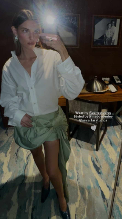 Charlotte Cardin arbore une robe en satin très, très courte lors de ce gala prestigieux 2 Charlotte Cardin arbore une robe en satin très, très courte lors de ce gala prestigieux 2 Charlotte Cardin arbore une robe en satin très, très courte lors de ce gala prestigieux