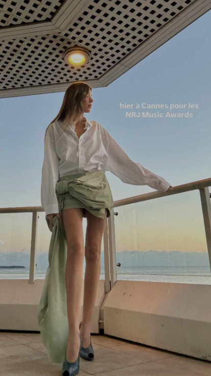 Charlotte Cardin arbore une robe en satin très, très courte lors de ce gala prestigieux 3 Charlotte Cardin arbore une robe en satin très, très courte lors de ce gala prestigieux 3 Charlotte Cardin arbore une robe en satin très, très courte lors de ce gala prestigieux
