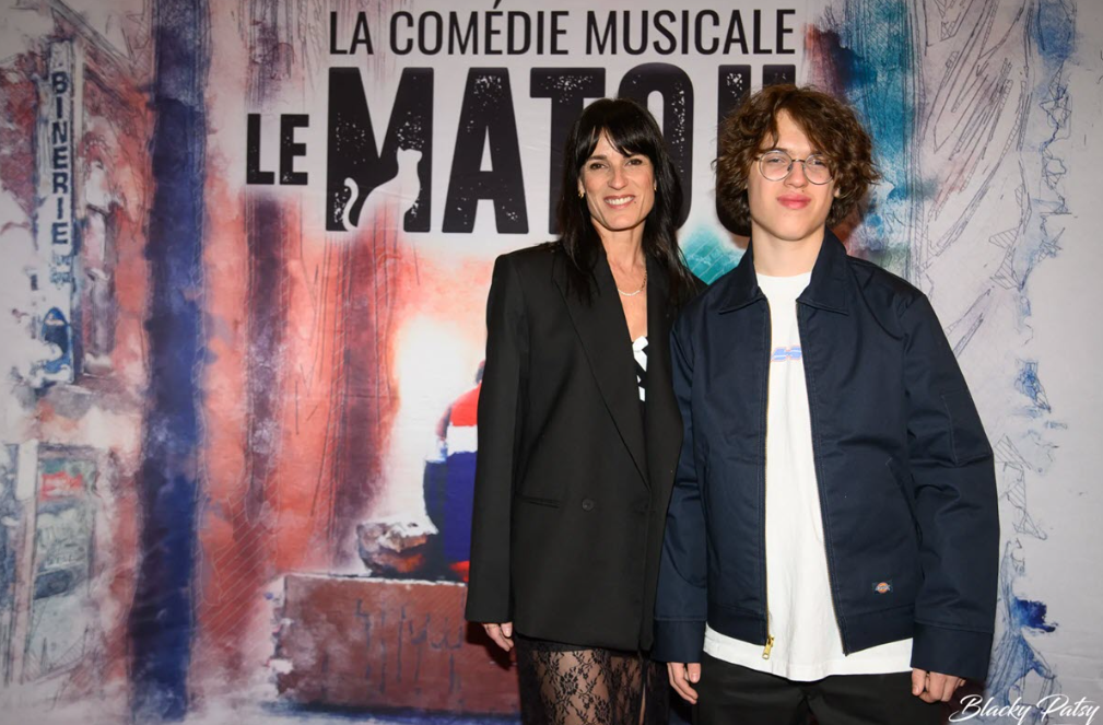 Capture decran 2024 11 03 111312 Le fils de 16 ans de Stéphane Rousseau fait une rare apparition publique avec sa mère