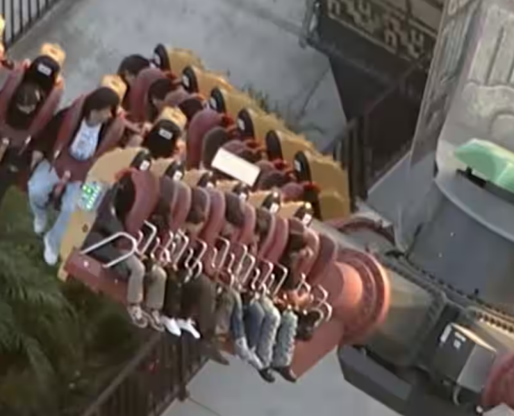 Capture decran 2024 11 20 075606 «On croyait qu’on allait mourir»: 22 individus bloqués au sommet d'un manège pendant 2 heures