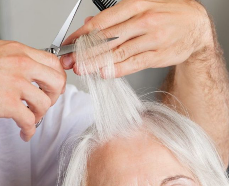 Capture decran 2024 11 23 144420 La Frange Idéale Après 60 Ans : Secrets d’un Coiffeur pour un Visage Rajeuni