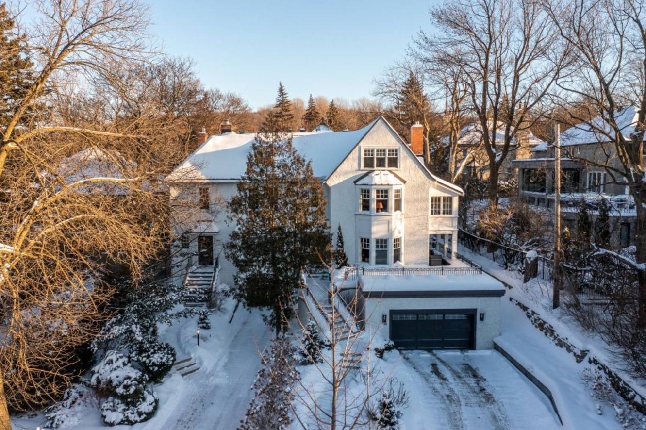 Capture decran 2024 11 25 122441 Explorez l'opulente demeure de 3 000 000$ où vivait Michel Côté à Outremont