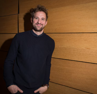 Jean-Philippe Perras rejoint le casting de cette série pour sa deuxième saison 4 Jean-Philippe Perras rejoint le casting de cette série pour sa deuxième saison Capture decran 2024 11 28 122000 Jean-Philippe Perras rejoint le casting de cette série pour sa deuxième saison