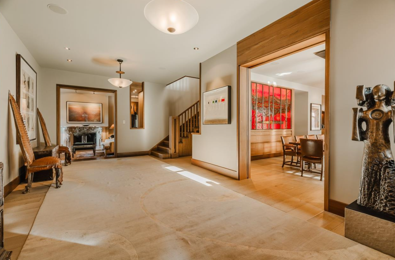 Guy Laliberté ne trouve pas d'acheteur pour son immense maison de 13 000 000$ à Montréal et réduit le prix 6 Guy Laliberté ne trouve pas d'acheteur pour son immense maison de 13 000 000$ à Montréal et réduit le prix Capture decran 2024 11 28 140601 Guy Laliberté ne trouve pas d'acheteur pour son immense maison de 13 000 000$ à Montréal et réduit le prix