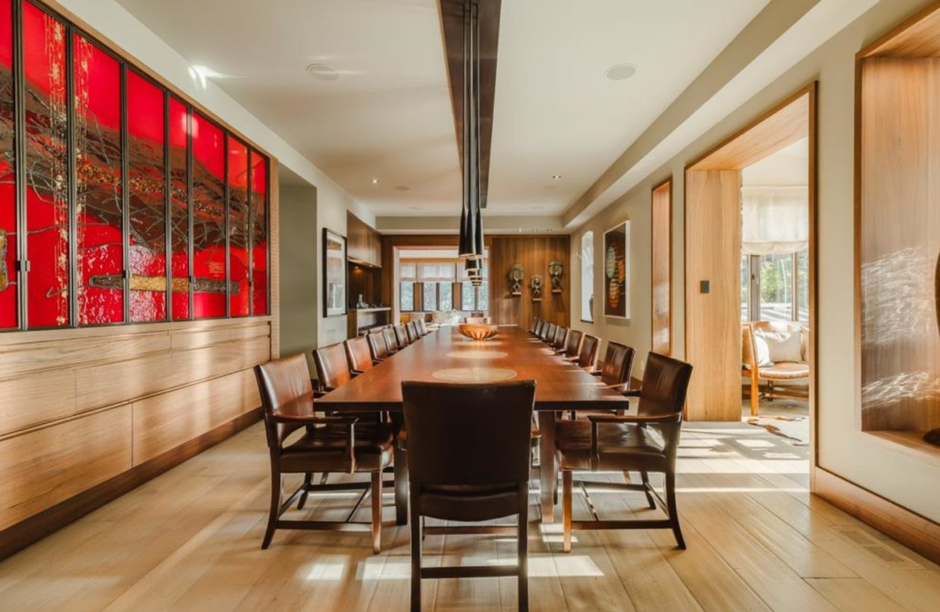 Guy Laliberté ne trouve pas d'acheteur pour son immense maison de 13 000 000$ à Montréal et réduit le prix 11 Guy Laliberté ne trouve pas d'acheteur pour son immense maison de 13 000 000$ à Montréal et réduit le prix Capture decran 2024 11 28 140743 Guy Laliberté ne trouve pas d'acheteur pour son immense maison de 13 000 000$ à Montréal et réduit le prix