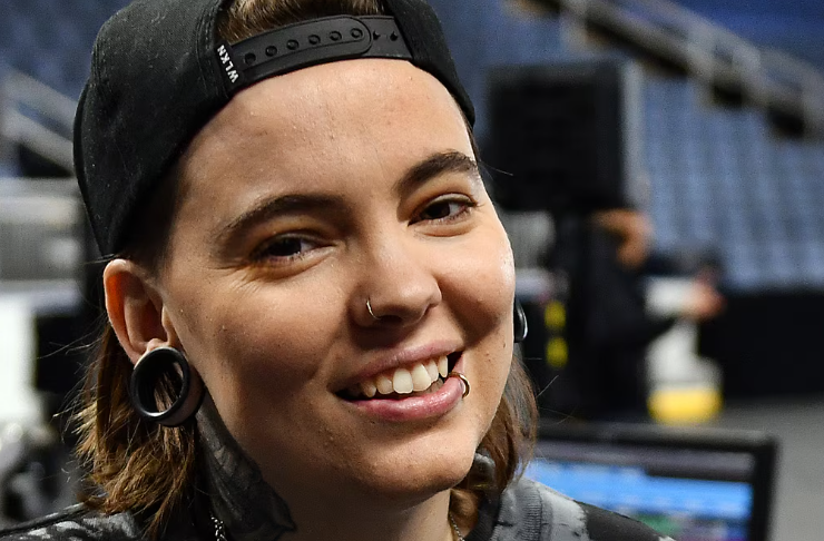 Capture decran 2024 11 29 112047 Roxane Bruneau envoie un message humoristique à son barbier