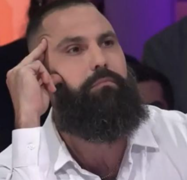 Capture decran le 2024 11 14 a 13.33.10 e1731609253208 Julien Bournival critique le Père Noël et annonce que son fils « n'ira pas à l'école ».