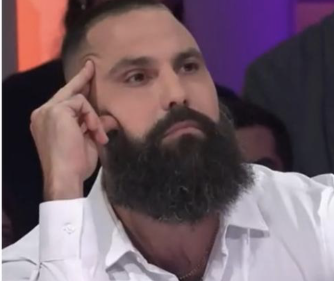 Julien Bournival critique le Père Noël et annonce que son fils « n'ira pas à l'école ». 1 Julien Bournival critique le Père Noël et annonce que son fils « n'ira pas à l'école ». Capture decran le 2024 11 14 a 13.33.10 e1731609253208 Julien Bournival critique le Père Noël et annonce que son fils « n'ira pas à l'école ».