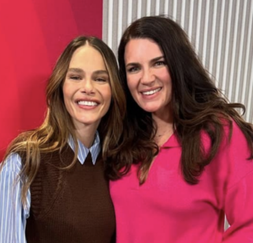 Émotion en direct : Marie-Ève Janvier et Maripier Morin fondent en larmes à la radio 2 Émotion en direct : Marie-Ève Janvier et Maripier Morin fondent en larmes à la radio Capture decran le 2024 11 15 a 08.54.02 e1731679259359 Émotion en direct : Marie-Ève Janvier et Maripier Morin fondent en larmes à la radio