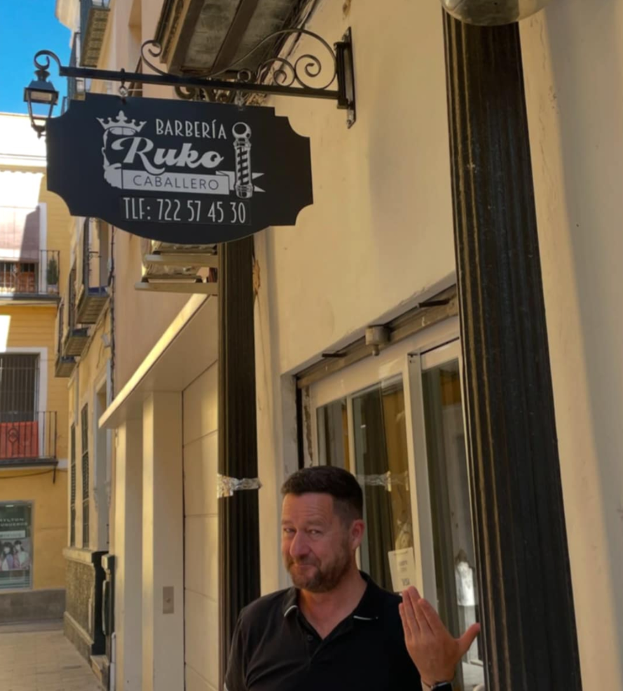 Dany Turcotte visite le coiffeur et dévoile son nouveau look 2 Dany Turcotte visite le coiffeur et dévoile son nouveau look dany Dany Turcotte visite le coiffeur et dévoile son nouveau look