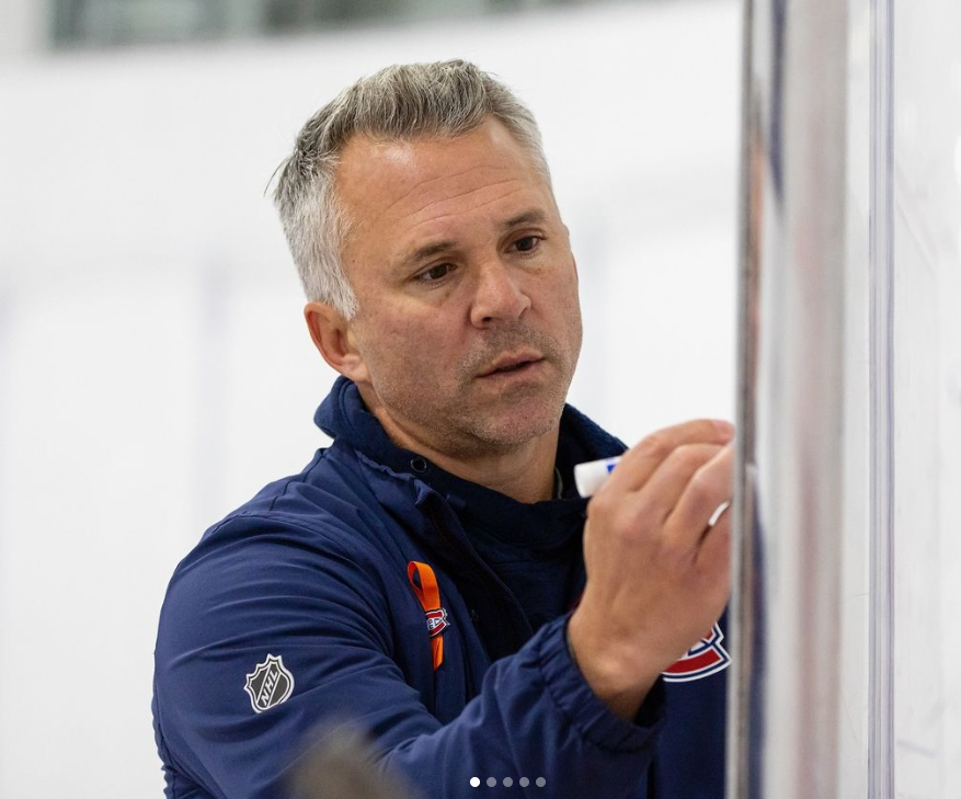 Martin St. Louis est l'un des coachs les plus rémunérés de la LNH cette saison 1 Martin St. Louis est l'un des coachs les plus rémunérés de la LNH cette saison martin Martin St. Louis est l'un des coachs les plus rémunérés de la LNH cette saison