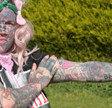 tattoo Recouverte de 800 tatouages, cette femme ne trouve pas d'emploi et pense que c'est à cause de son apparence