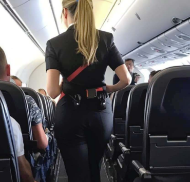 Capture decran 2024 12 02 115640 e1733192482430 L'hôtesse de l'air a un message: "Restez après l'atterrissage, le pilote veut vous voir"