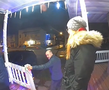 Capture decran 2024 12 02 135438 "Un Québécois filme inconsciemment un moment gênant en sortant d'une résidence"