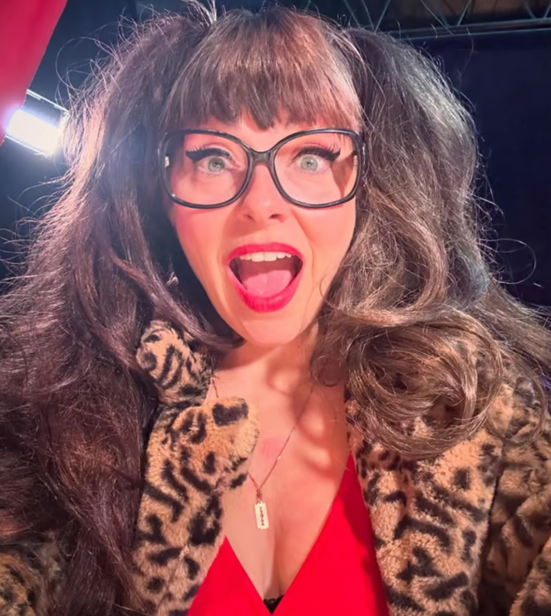 Annie Dufresne étonne ses fans avec un bikini innovant fabriqué de masques 1 Annie Dufresne étonne ses fans avec un bikini innovant fabriqué de masques Capture decran 2024 12 03 075935 e1733230976112 Annie Dufresne étonne ses fans avec un bikini innovant fabriqué de masques